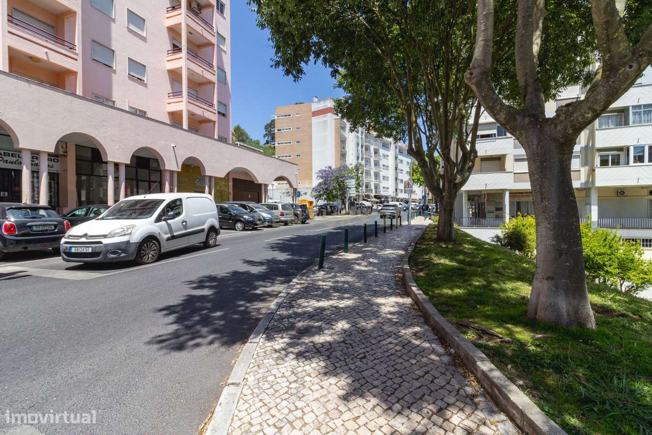 Um dos poucos T4 disponíveis | 148 m² | 2 Elevadores | Excelente Local-34