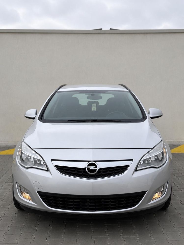 Opel Astra J [2009 - 2018] 2011