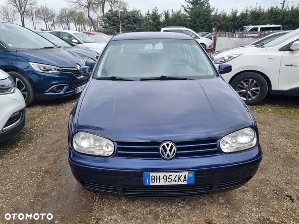 Volkswagen Golf - 2