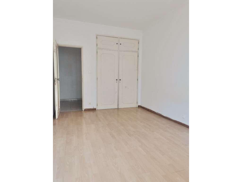 APARTAMENTO T2, OEIRAS-13
