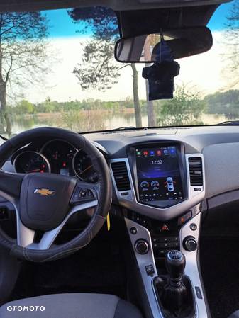 Chevrolet Cruze 1.6 LS - 9