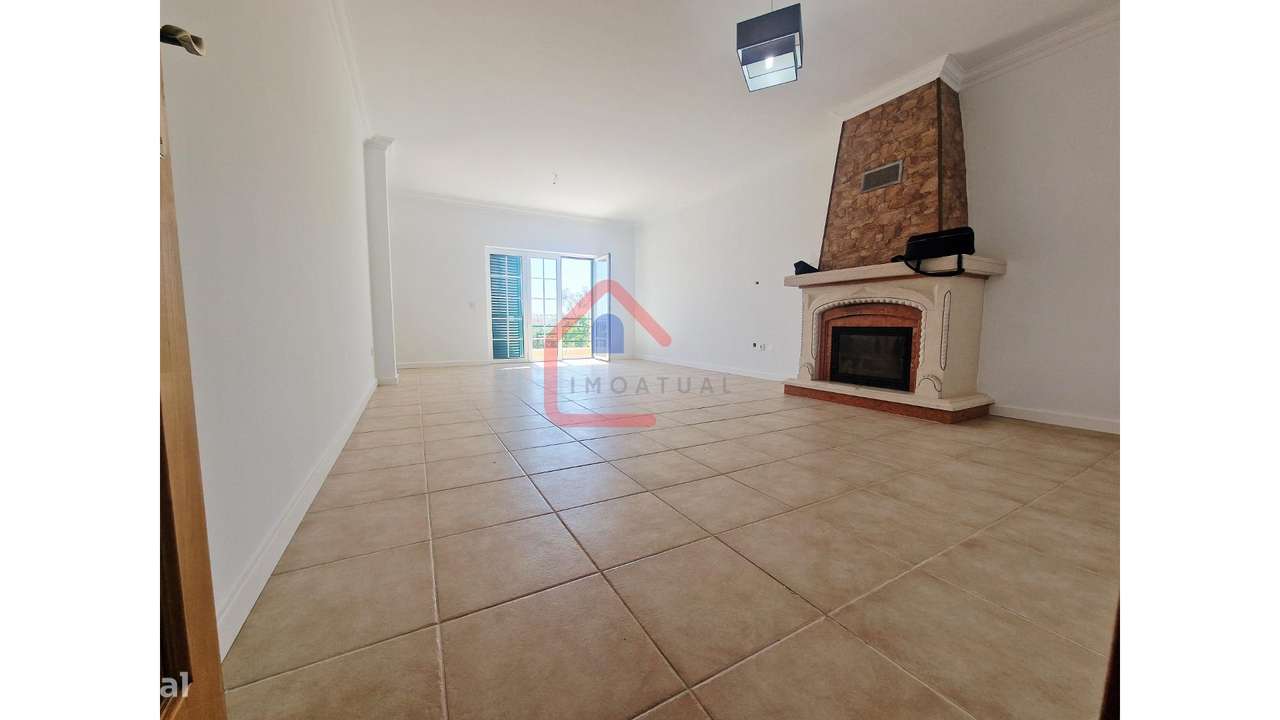 Apartamento T4 em  GAMBIA-PONTES-ALTO DA GUERRA-1
