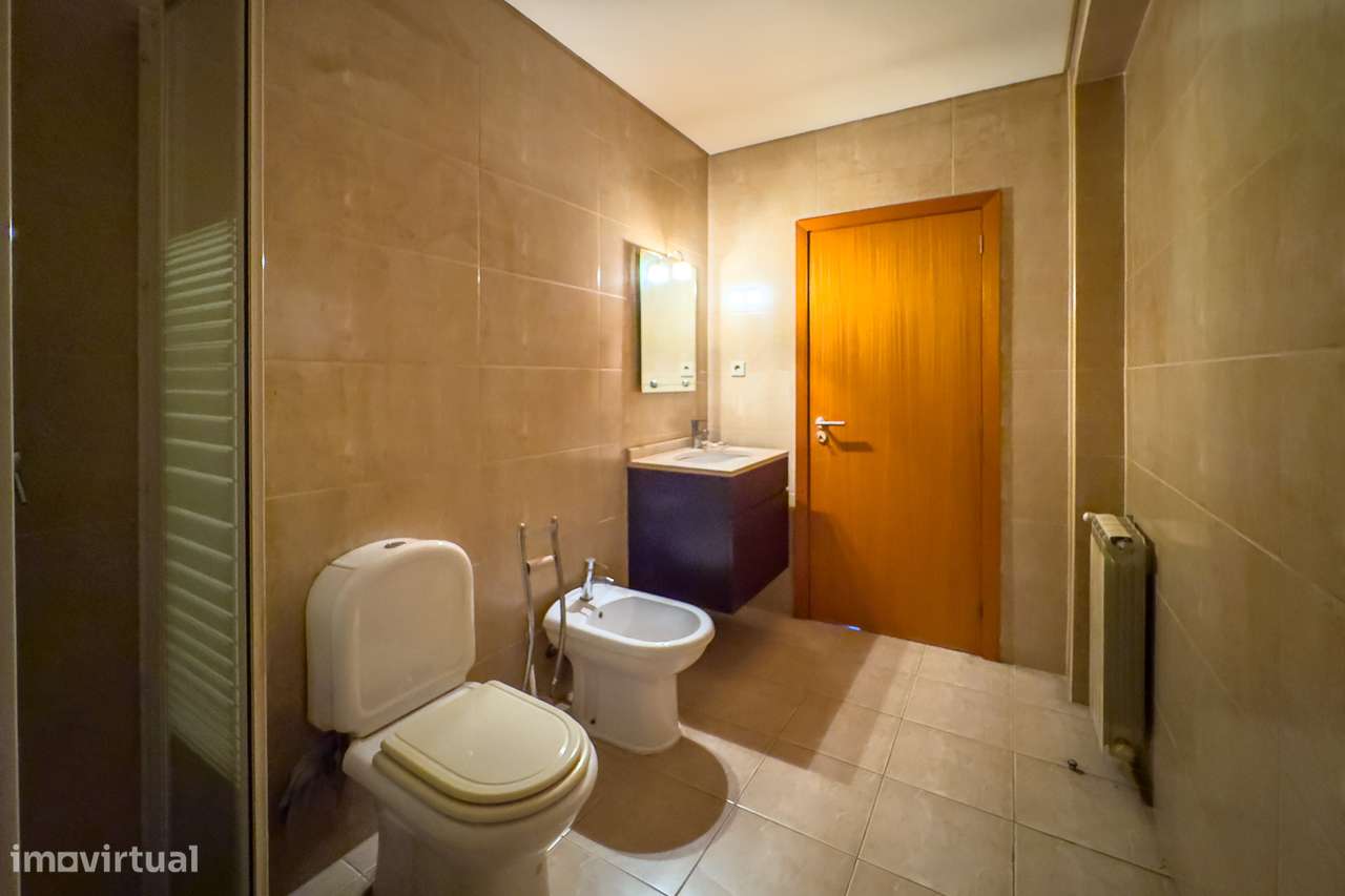 Apartamento T2 com Terraço e Garagem Fechada – Ferreiros, Amares-6