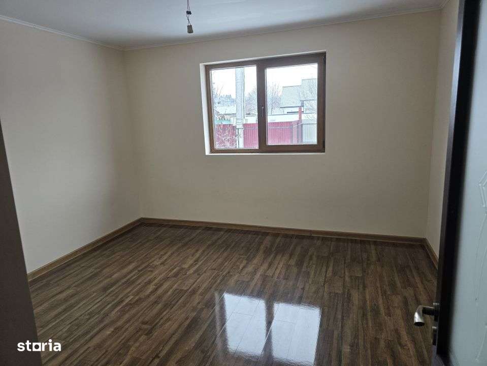 Casa in zona linistita Targul Neamt-3