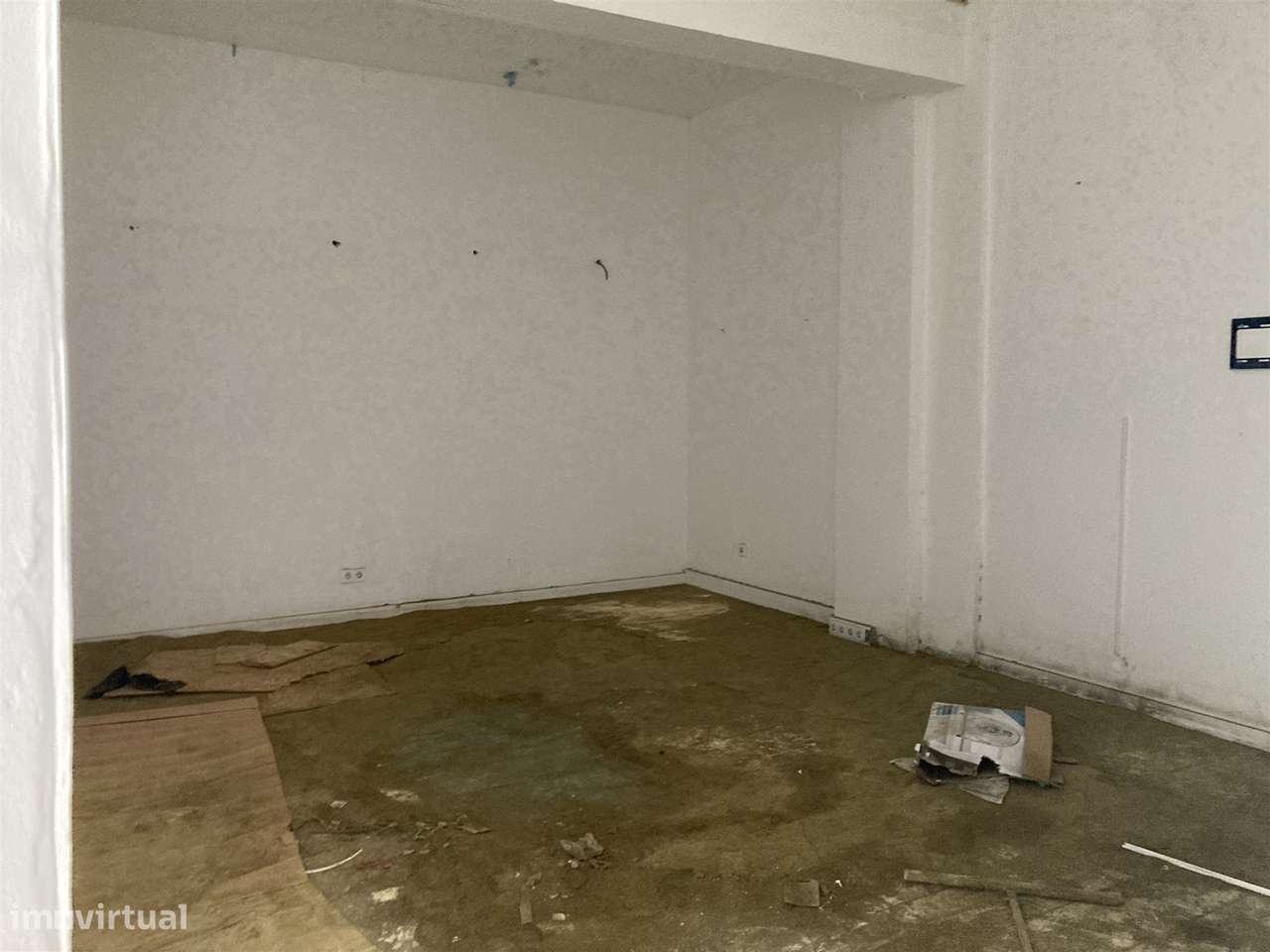 Loja / Viabilidade Apartamento / Marinha Grande - Grande imagem: 2/8