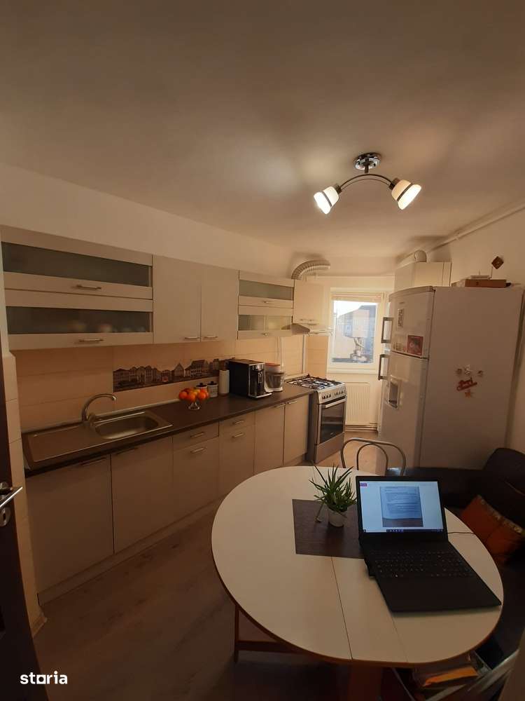 Vand apartament 3 camere,confort 1, decomandat, Str.Siretului-13