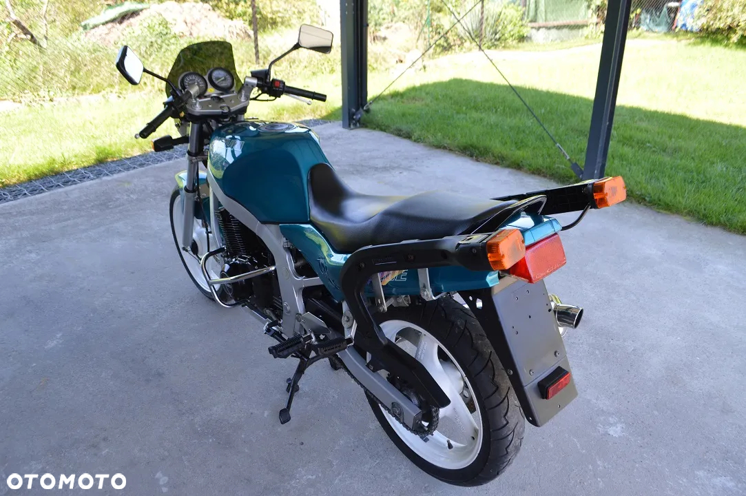 Suzuki GS - 19