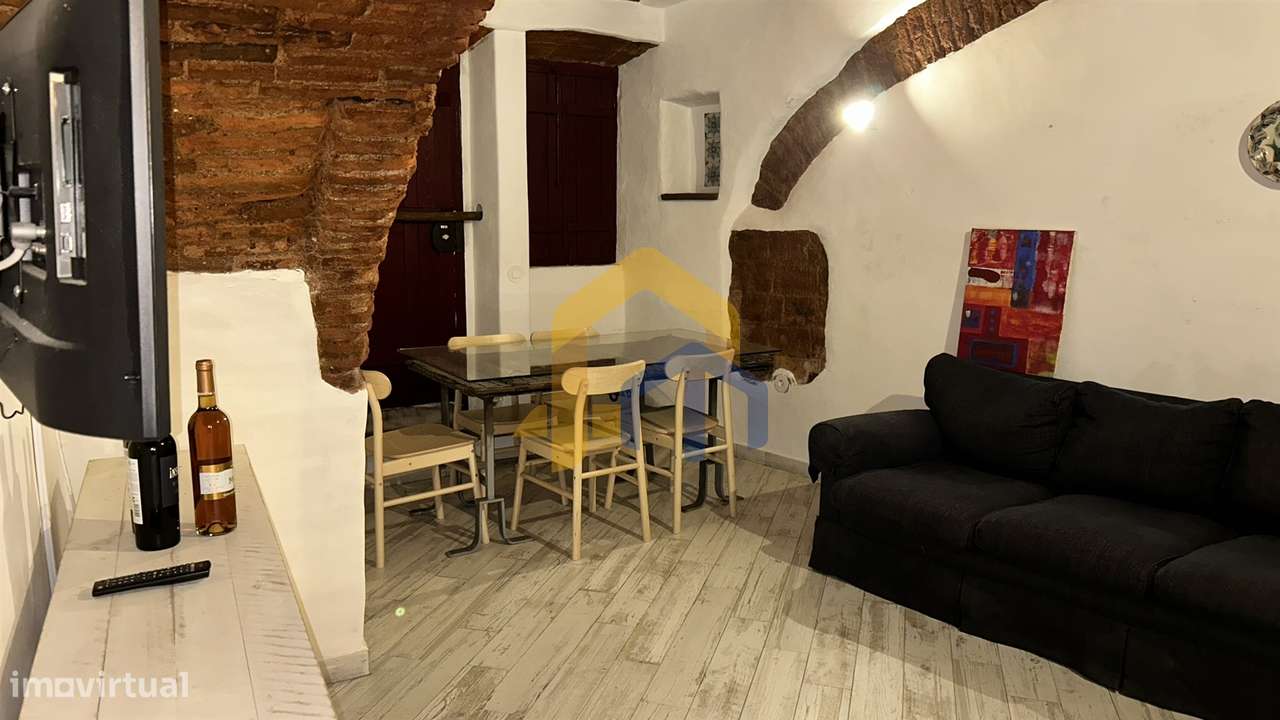 🏡 Moradia Térrea em Banda T2 no Centro de Estremoz-45