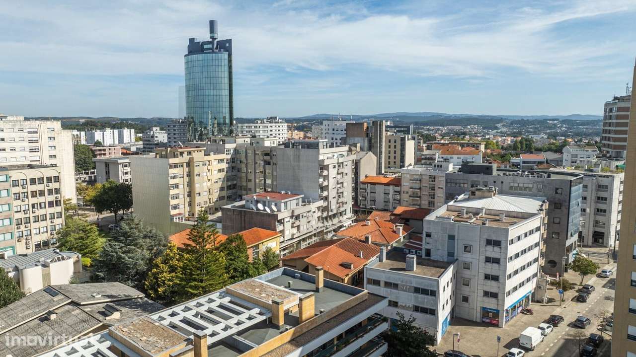 Moradia T3 no Centro da Maia –A 2 Min. do Metro Jardim, Garagem para 2-28