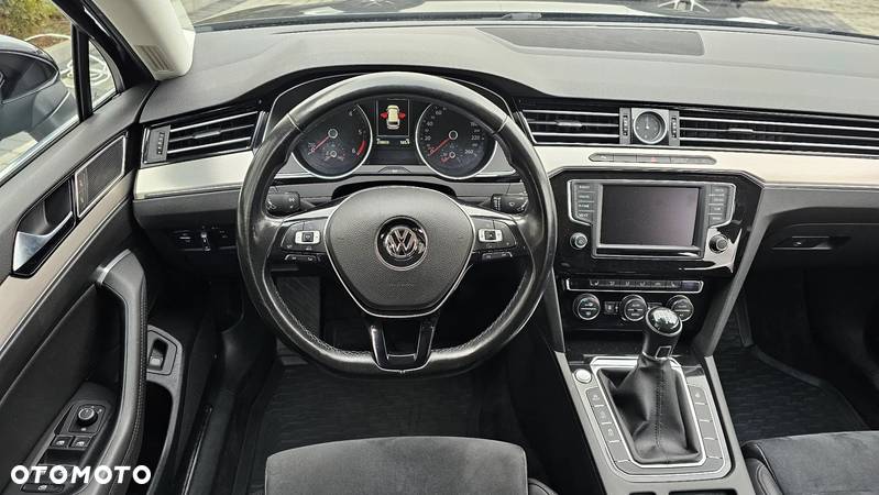 Volkswagen Passat Variant 2.0 TDI SCR (BlueMotion Technology) Highline - 15