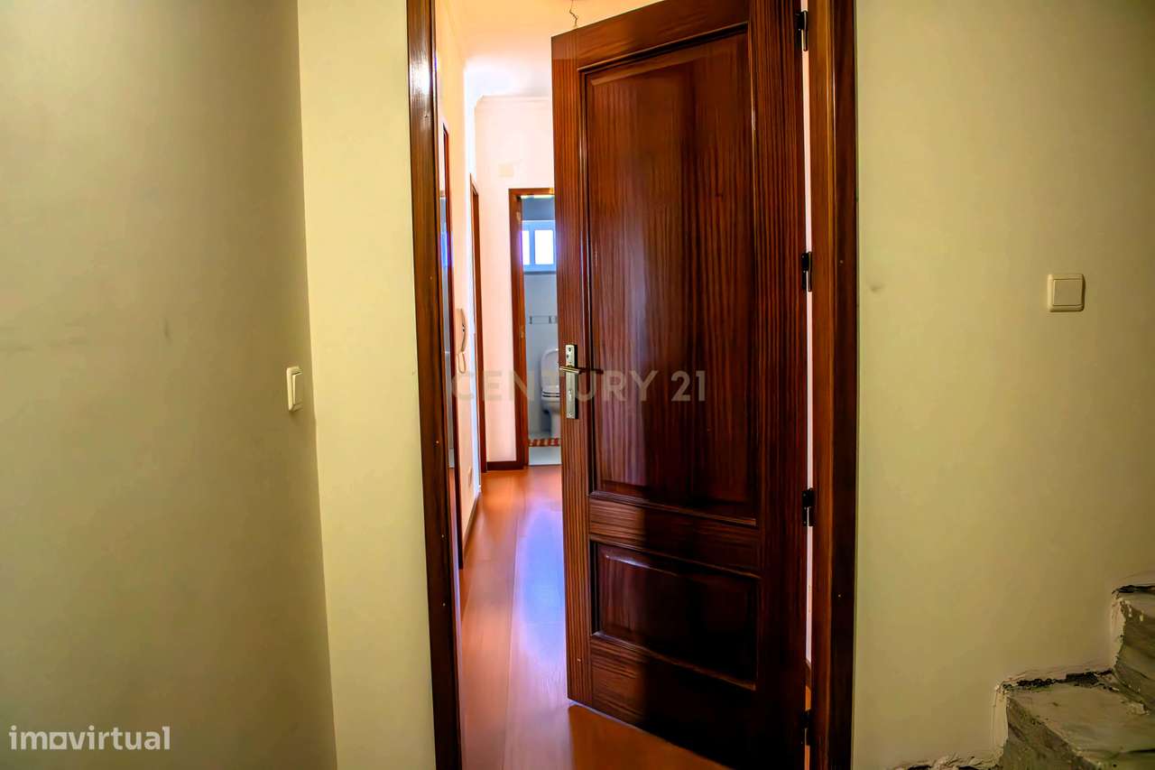 Moradia moderna | 3 pisos | Vila Nova Foz Côa-20