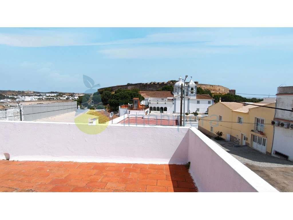 Casa térrea com vista para o Castelo - Grande imagem: 5/15