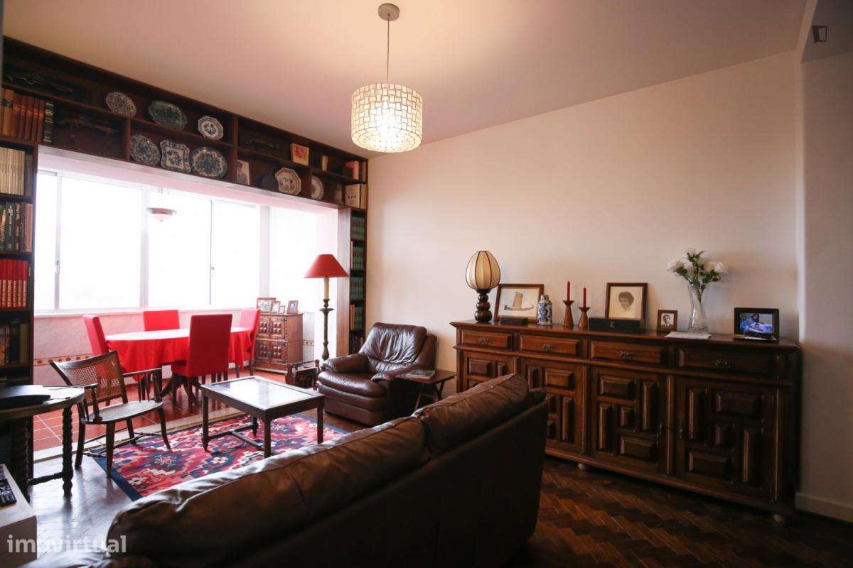 Quarto - localizado em Lisbon - Grande imagem: 3/30