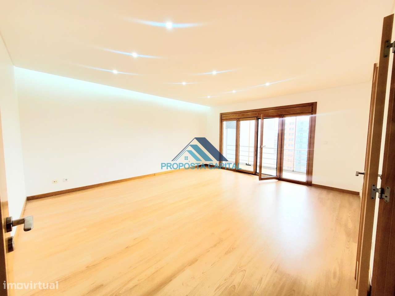 APARTAMENTO T3 C/ 4 LUGARES DE ESTACIONAMENTO | COLINAS DO CRUZEIRO - Grande imagem: 4/60