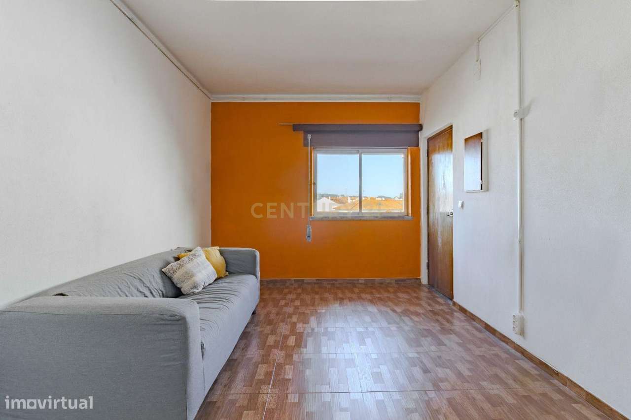 T1 em prédio no centro de Porto de Mós - Grande imagem: 4/13