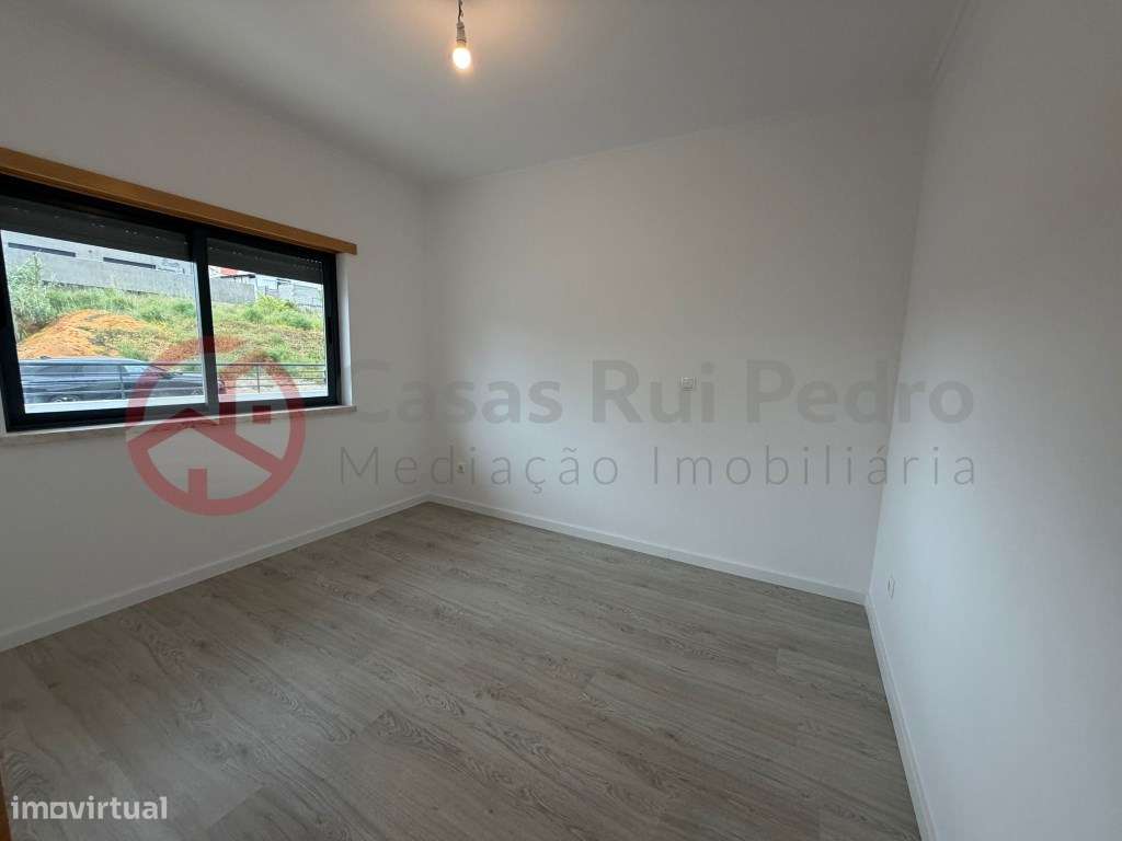 Moradia T5 remodelada no Feijó, Almada-25