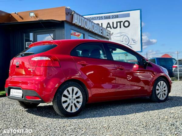 Kia Rio 1.1 CRDI Attract - 16