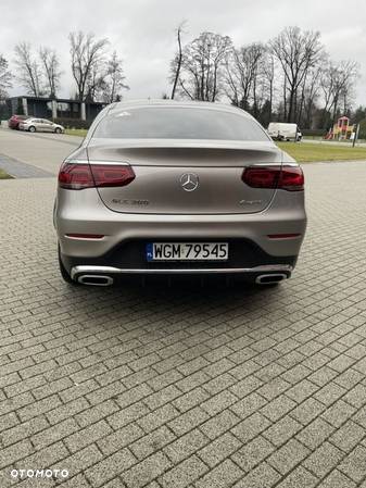 Mercedes-Benz GLC 300 Coupe 4Matic 9G-TRONIC AMG Line - 3