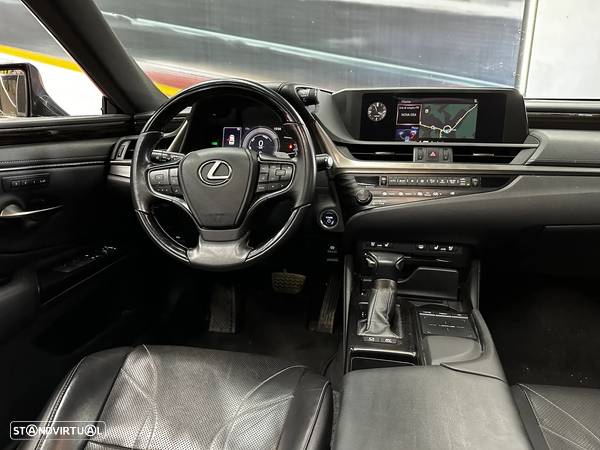Lexus ES 300h Executive+ - 18