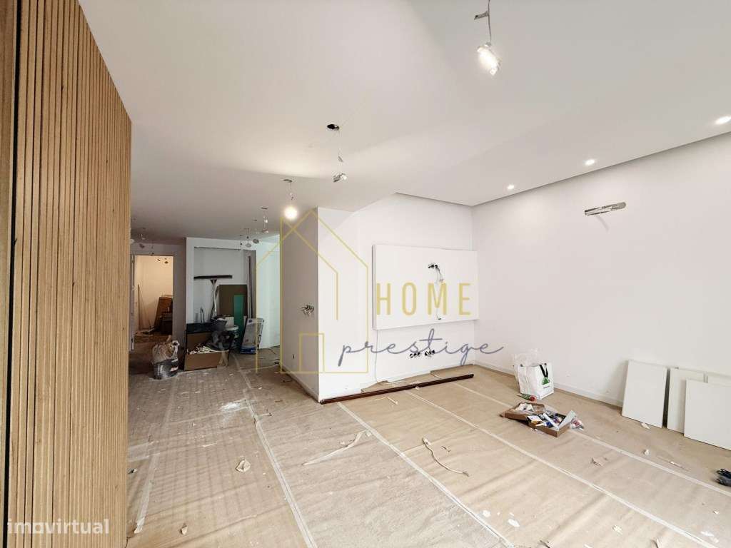 T3 Moderno e Luminoso no Laranjeiro com 4 Varandas-3