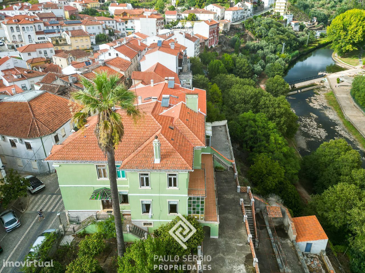 Palacete T8 do século XX, localizado na Vila da Sertã