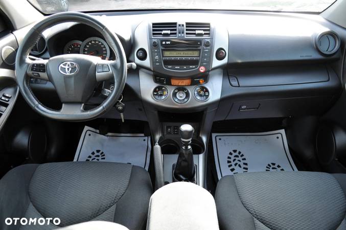 Toyota RAV4 2.0 4x4 Travel - 21