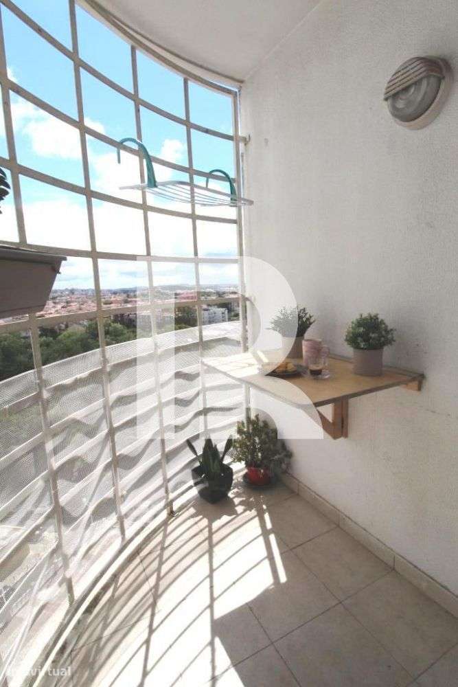 Apartamento T3 c/ Box em Mem Martins-8