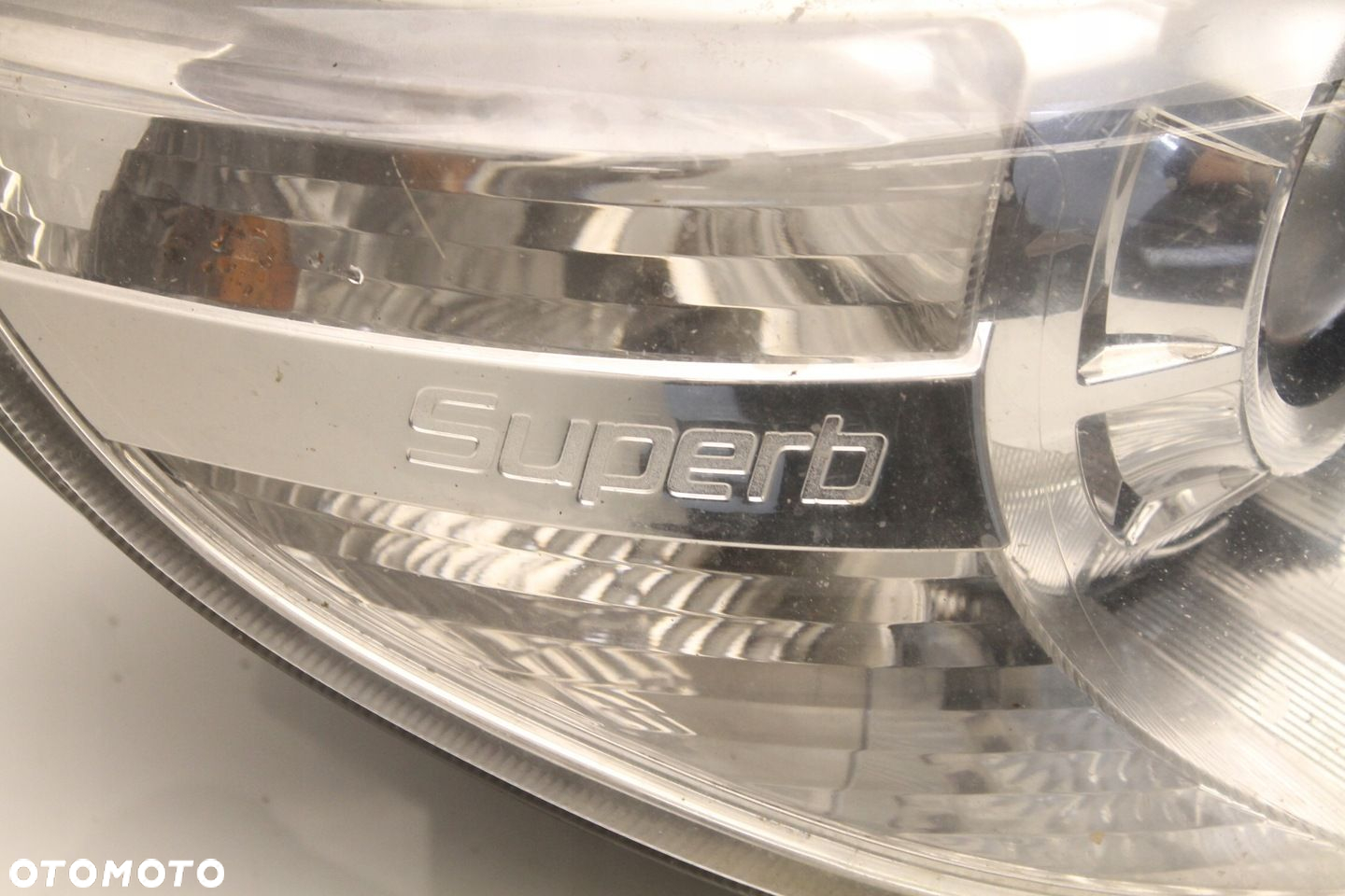 SKODA SUPERB II 08R- LAMPA PRZEDNIA PRAWA REFLEKTOR PRAWY PRZÓD - 3