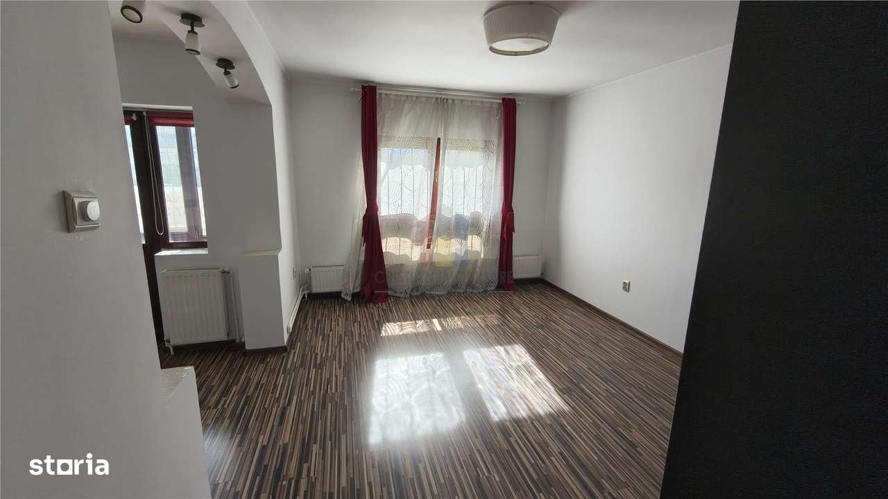 Constructie 2011  VILA Parter+etaj,zona Centrala , 250mp utili - Imagine principală: 3/17