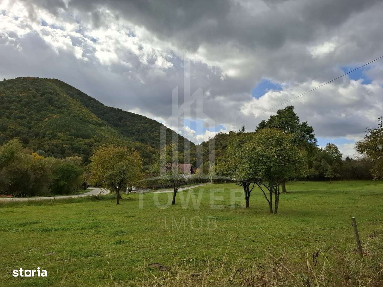 Teren intravilan cu Puz si priveliște deosebită, spre Cetatea Cisnădio - Imagine principală: 5/14