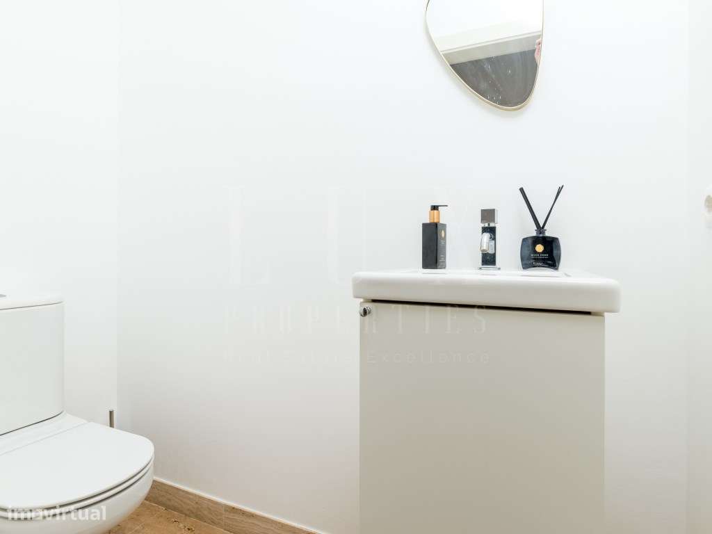 MORADIA T4 COM PISCINA E VISTA PARA O GOLF NO ESTORIL-13