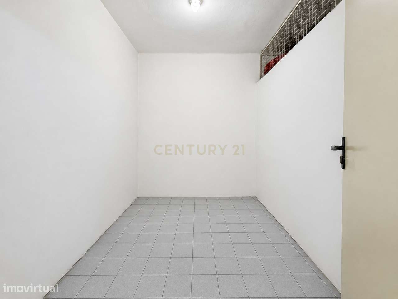 7 LUGARES DE GARAGEM | 7 ARRUMOS | 135,9 M² | BESSA | PORTO-8