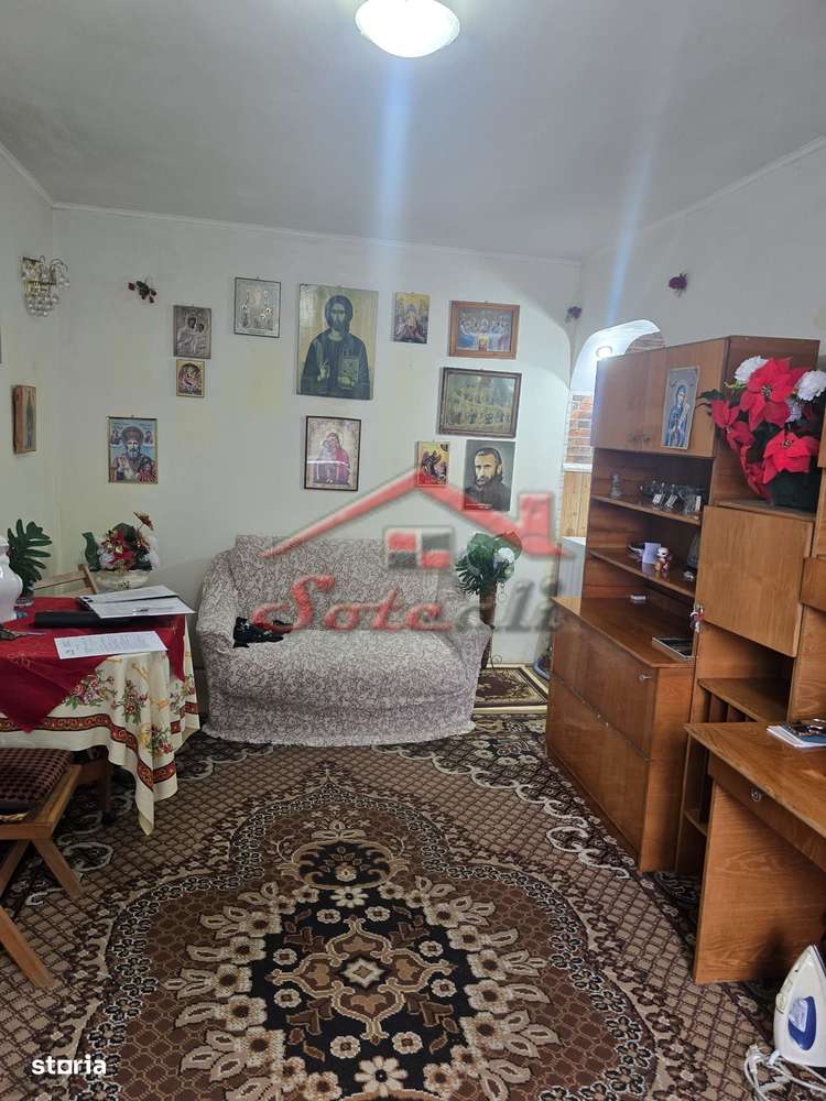 Apartament 2 camere etaj 1/4 Campina zona semicentrala-0