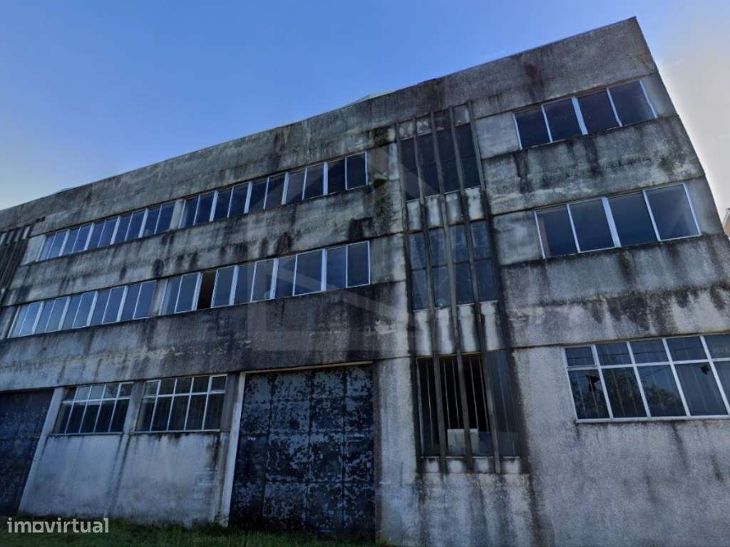 Armazém em Macieira de Cambra, Aveiro - Grande imagem: 4/15