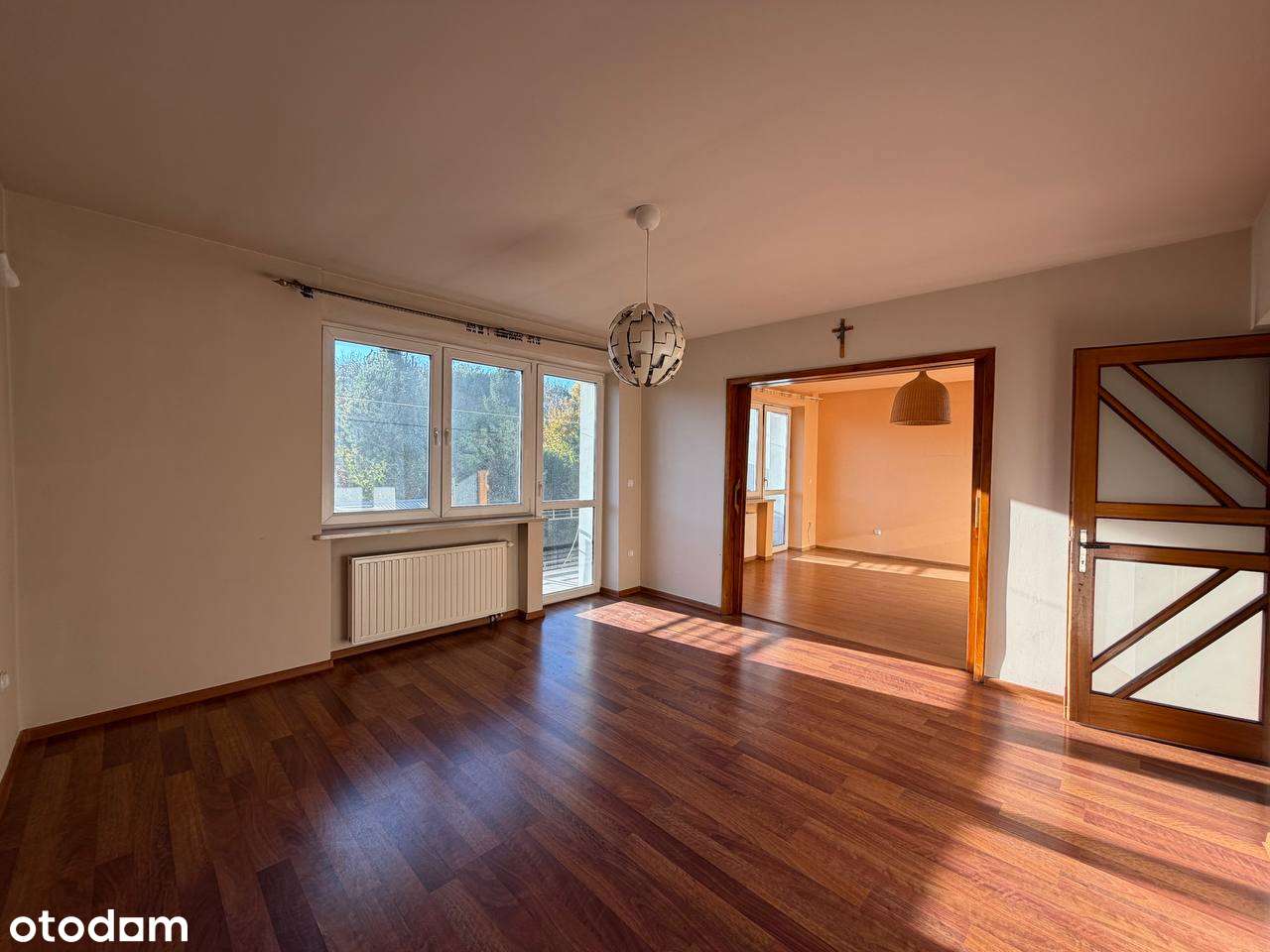 Na sprzedaż połowa domu z dwoma niezależnymi kondygnacjami + Garaż-7