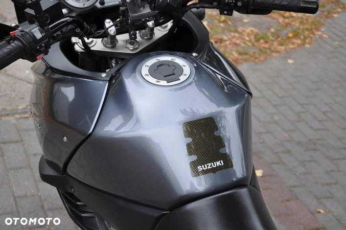 Suzuki V-STROM - 37