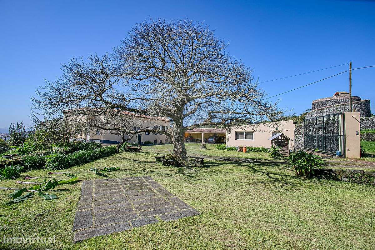 Moradia T6 para venda-5