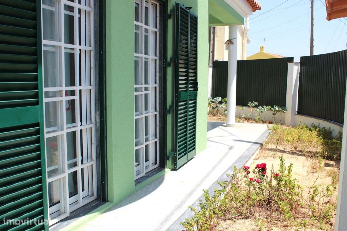 Moradia de Gaveto / 5 Assoalhadas / Charneca da Caparica-5