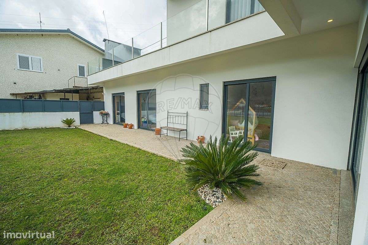 Moradia T4 para venda - Grande imagem: 3/36