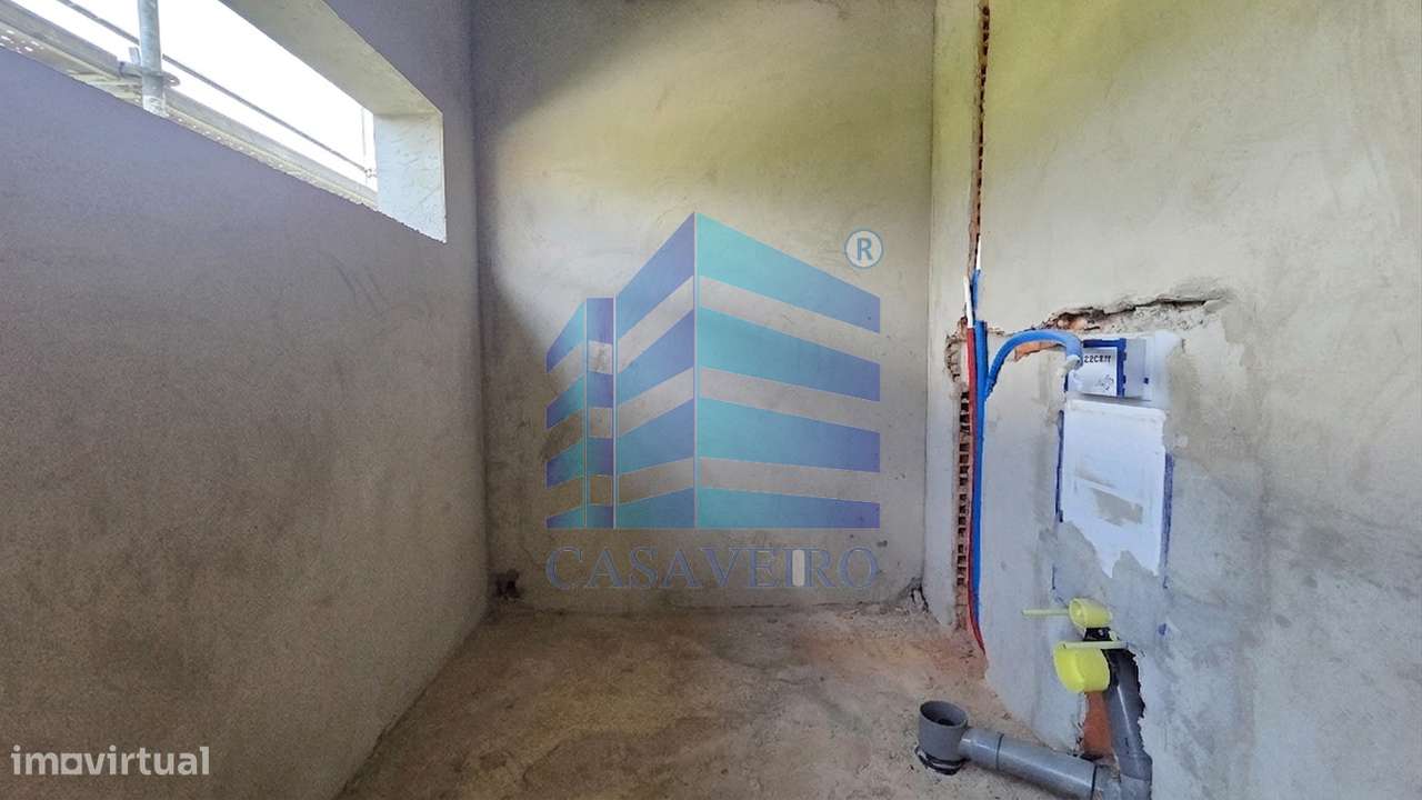Moradia T3+1 Isolada com Piscina em Santa Joana-14