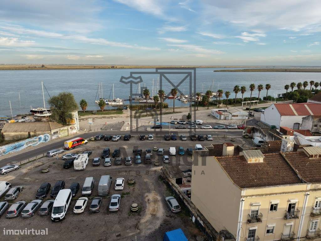 Moradia T3 como nova, no centro de Alhandra-30