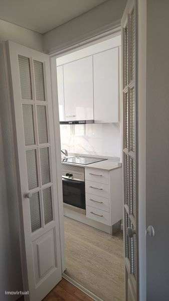 Arrendamento T2 em Alvalade Renovado - Grande imagem: 4/12