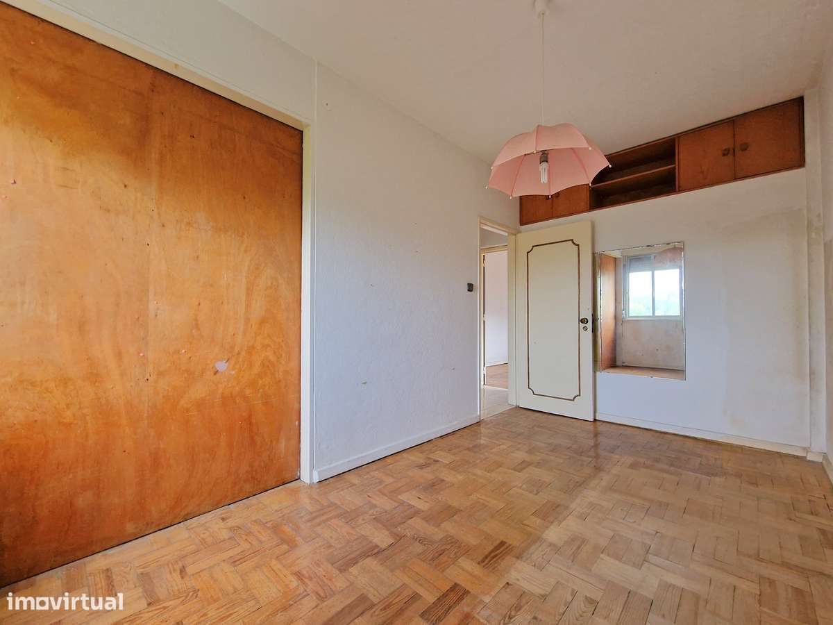 Apartamento T3 para remodelação total nos Olivais-14