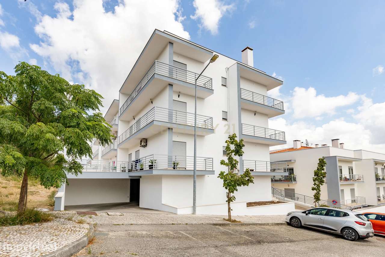 Apartamento T3 de Excelência com Terraço, Garagem Box, no Louriçal - P-32