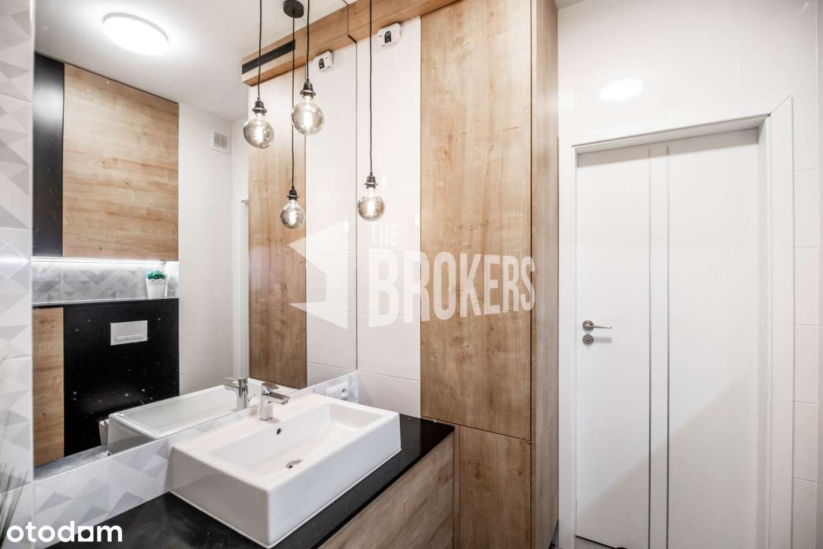 Pięknie wykończony segment z ogrodem i garażem.-7