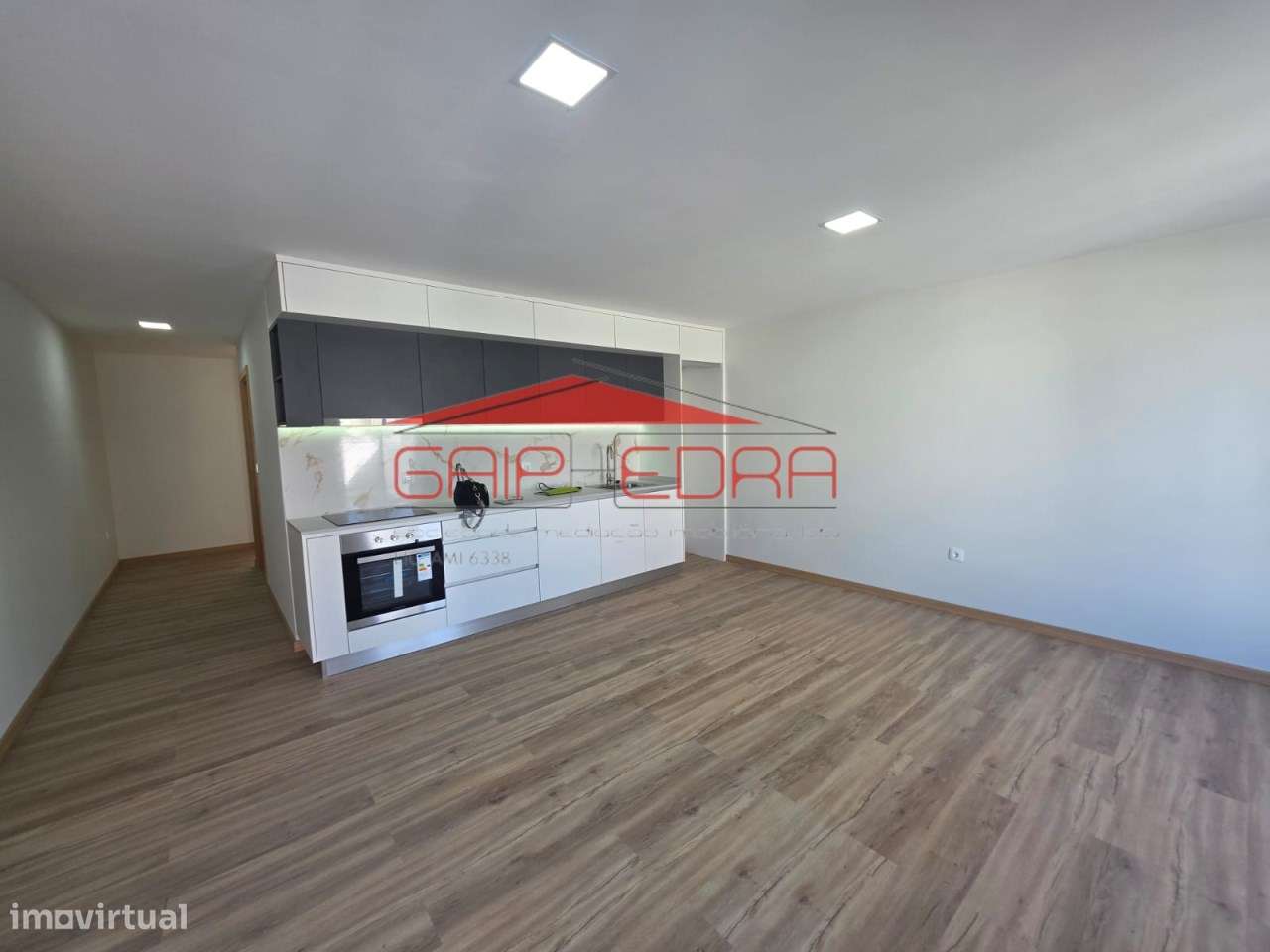 Casa térrea com jardim e terraço reconstruída Aveiro-8