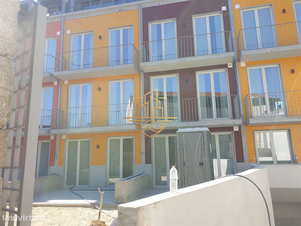 Apartamento T0+1 Turnkey Premium com Garagem e Duas Varandas — Centro-4