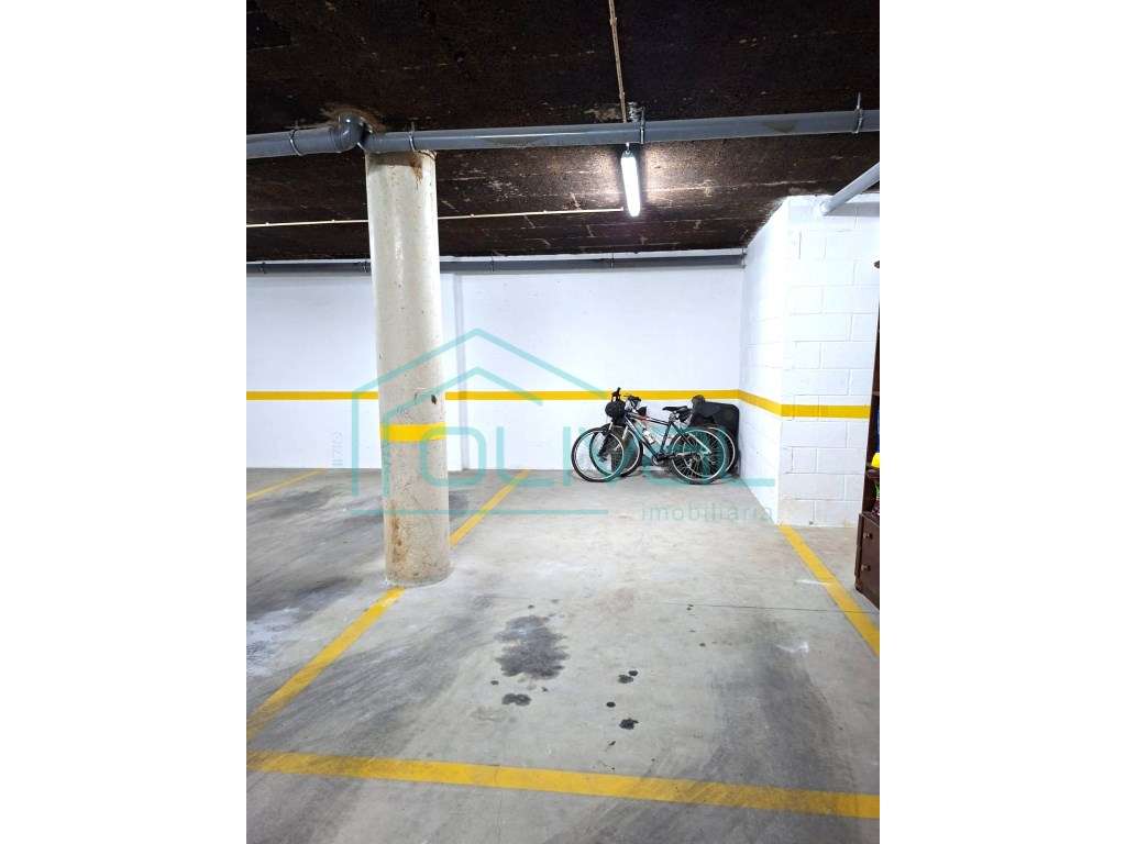 Apartamento T3 com Excelente Áreas-26
