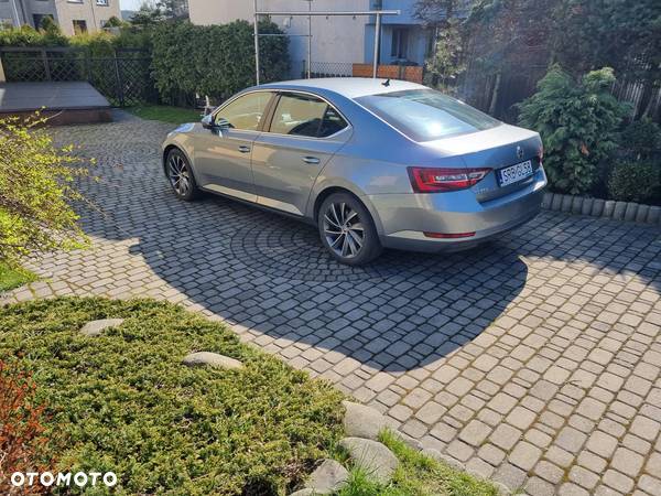 Skoda Superb 2.0 TDI Ambition DSG - 7