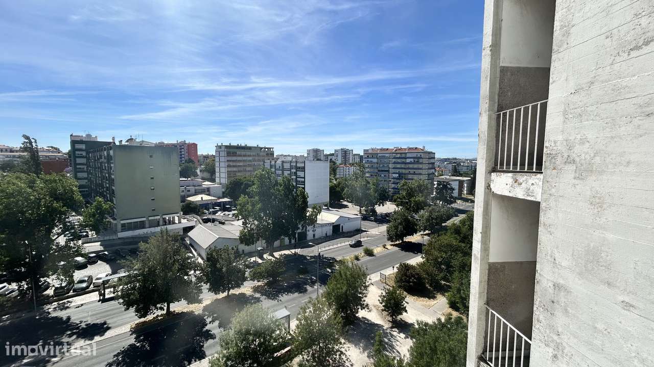 Apartamento T4 nos Olivais-4